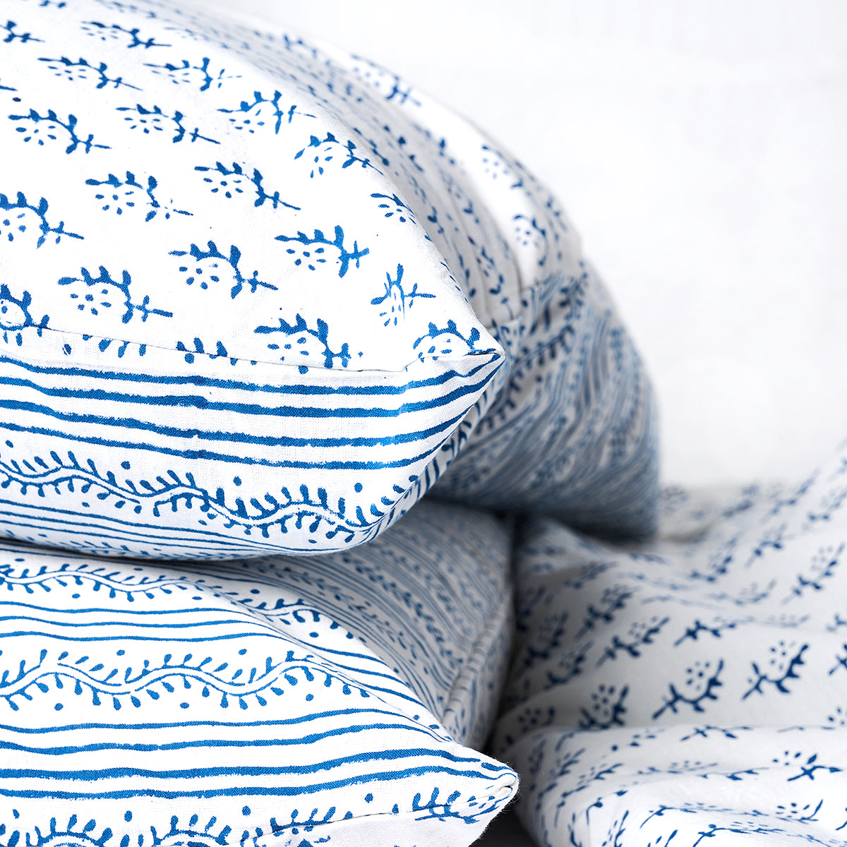Tilonia® Queen Duvet Set - Centipede Stripe &amp; Sprig in Blue