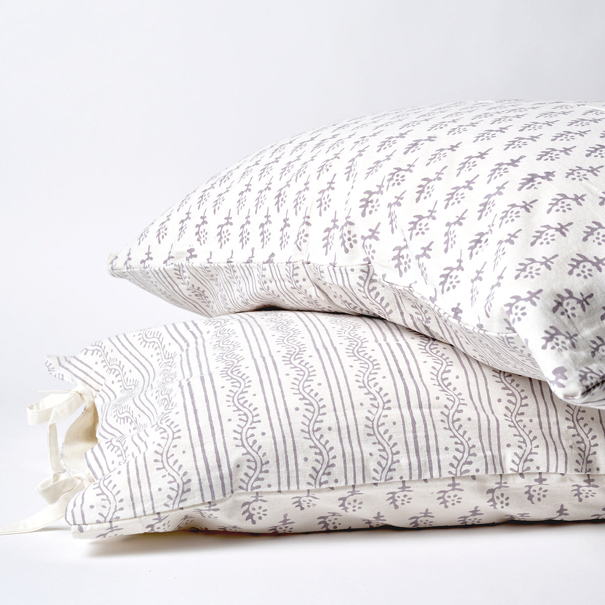 Tilonia® King Duvet Set - Centipede Stripe &amp; Sprig in Grey