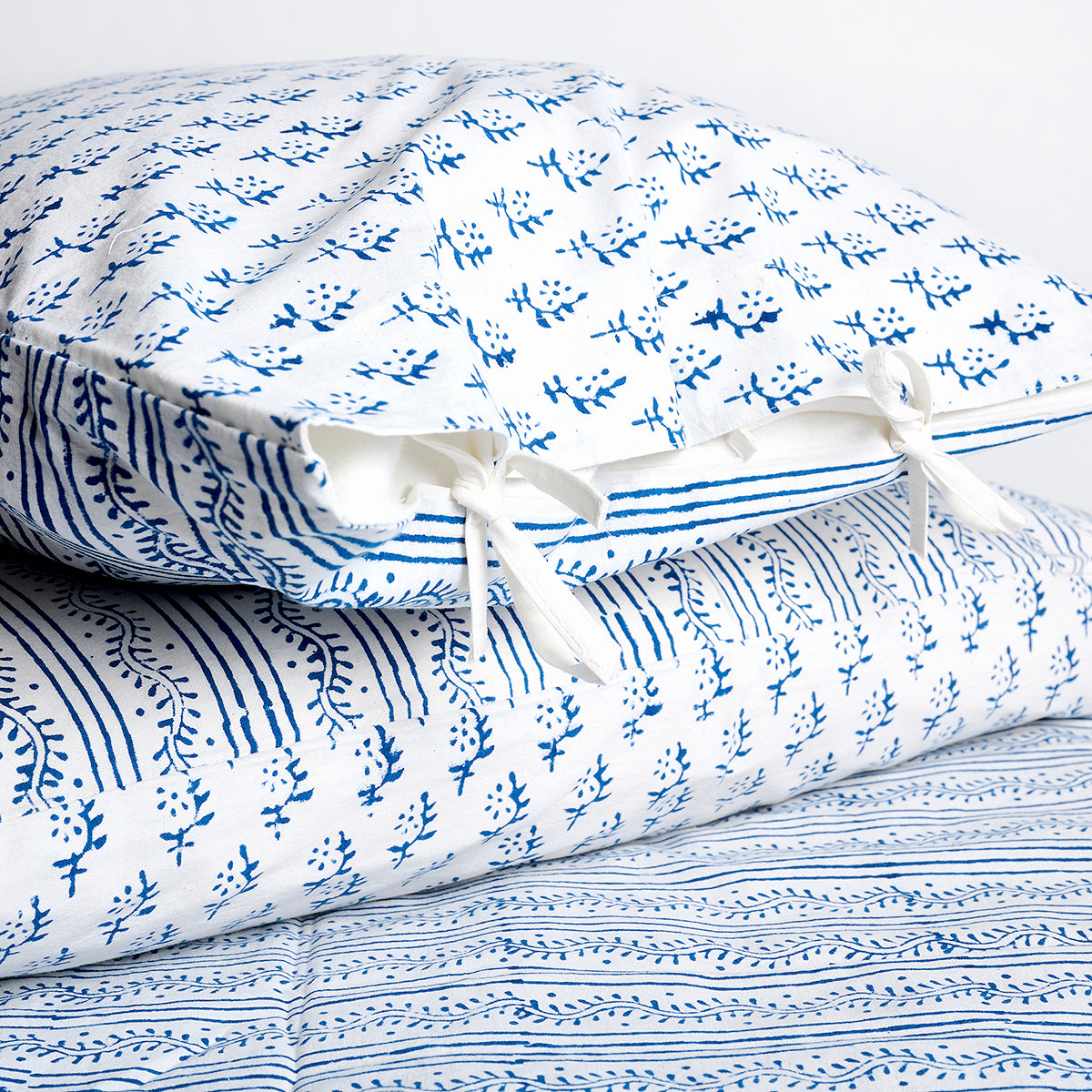 Tilonia® Queen Duvet Set - Centipede Stripe &amp; Sprig in Blue