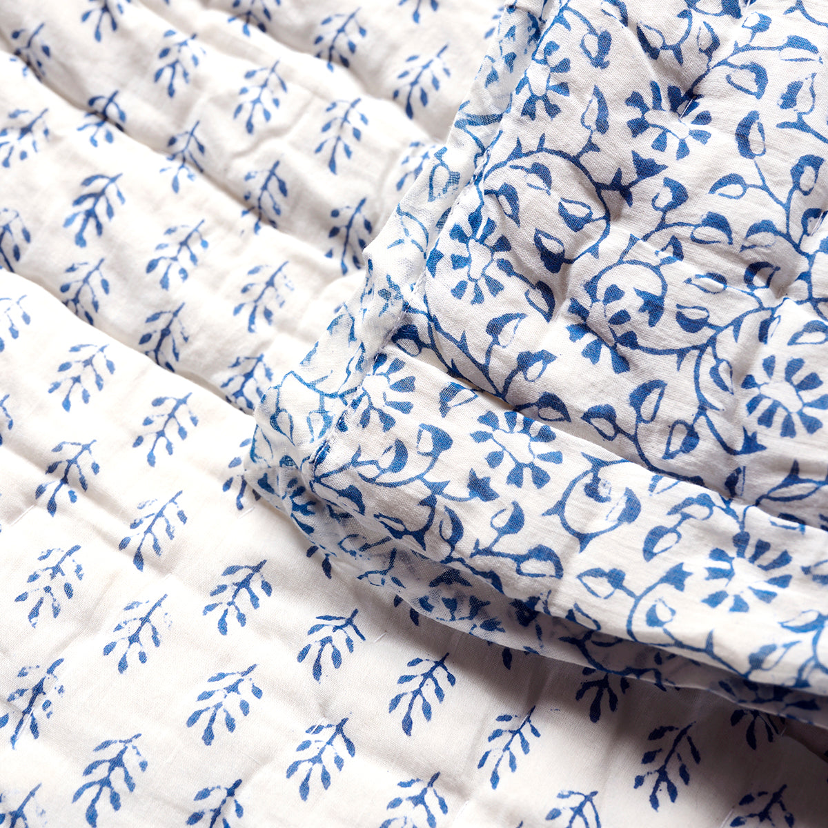 Tilonia® Twin Quilt - Hanuman Floral Vine &amp; Sprig in Blue