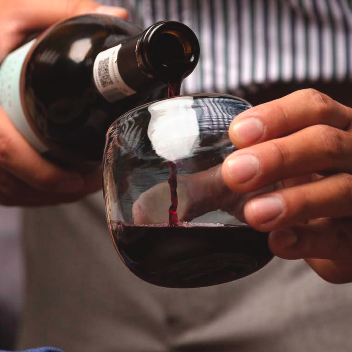 Xaquixe Handblown Wine Glass - Set of 6 in Assorted Colors